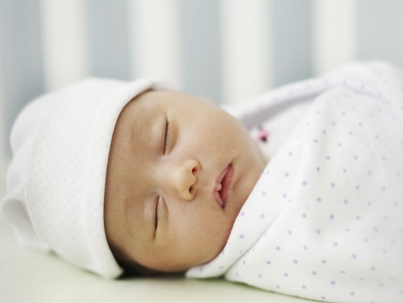 Nhịp thở của trẻ khi ngủ sẽ chậm lại so với khi thức